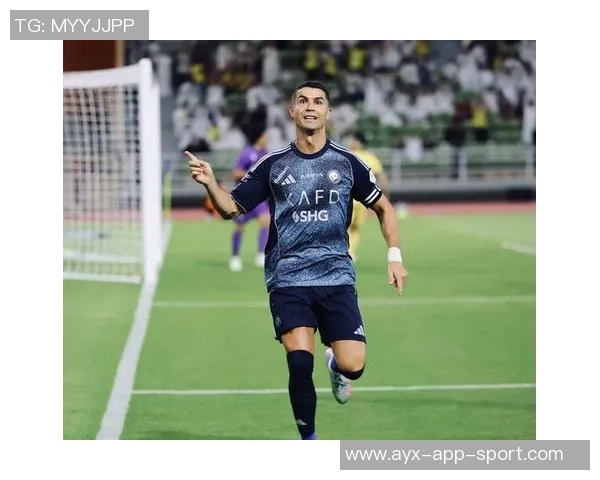 菲利克斯精准下底传中C罗门前接应却遗憾错失良机